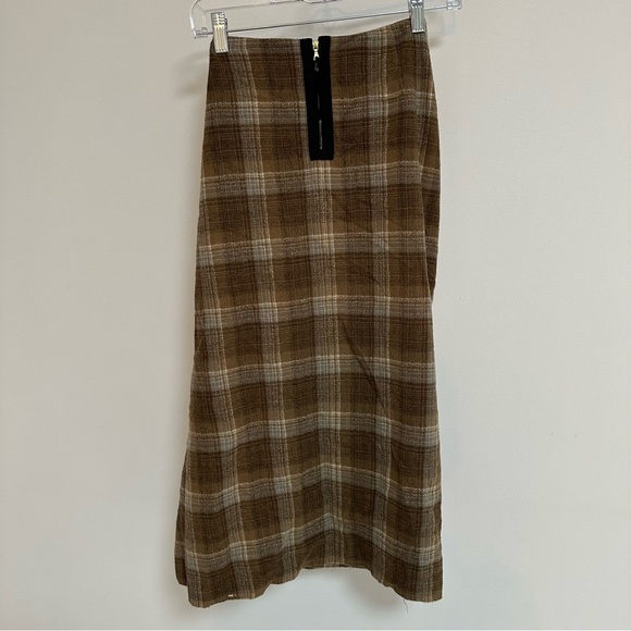 Marc Jacobs Plaid Print Knee-Length Wool Skirt (size 6) - Picture 7 of 10